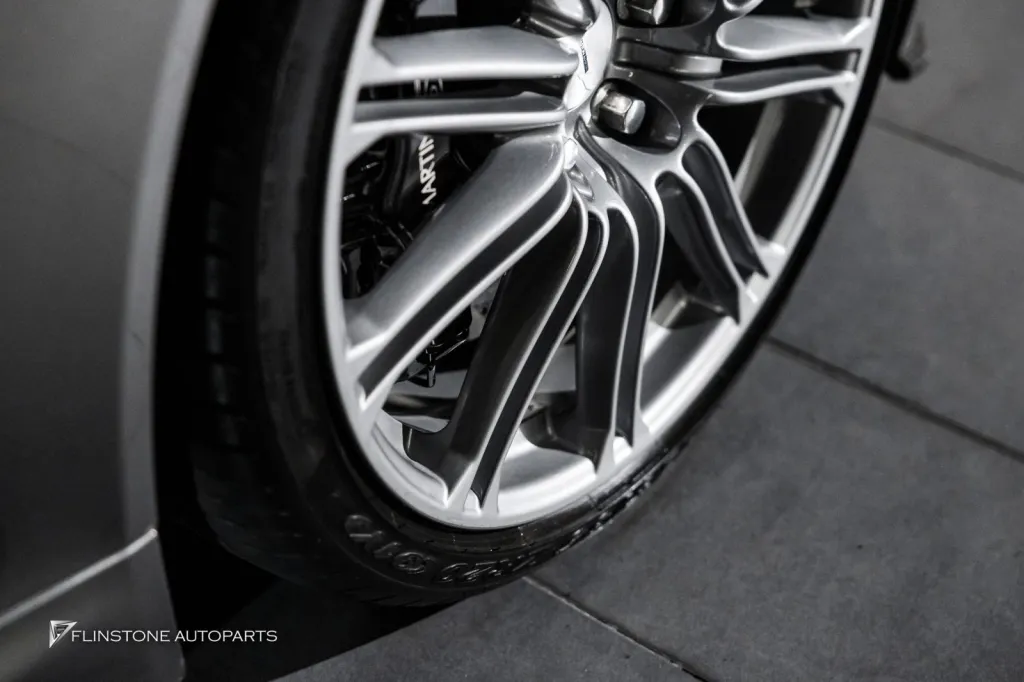 Aston Martin ล้อ