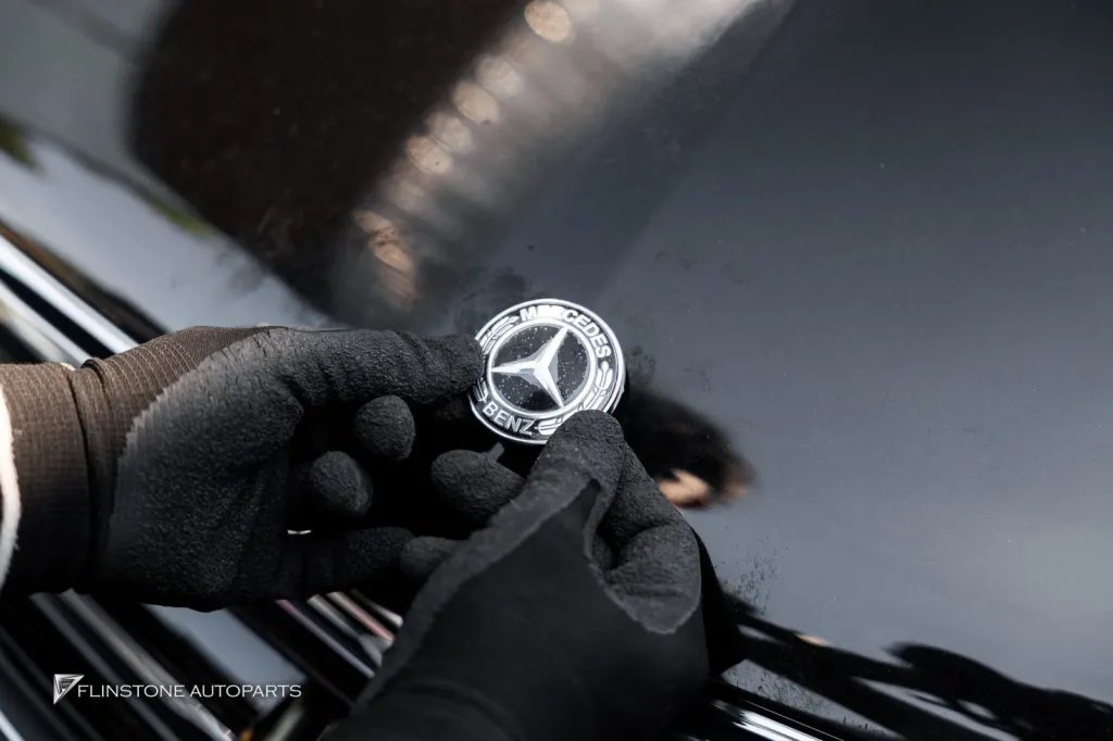 Mercedes Benz W212 กระจัง โลโก้