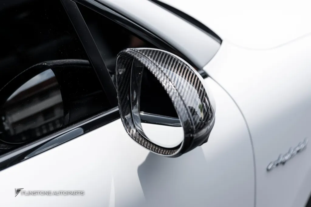 Porsche Cayenne กันชนท้าย ดิฟ ปลายท่อ มือจับ กระจกคาร์บอน Usus