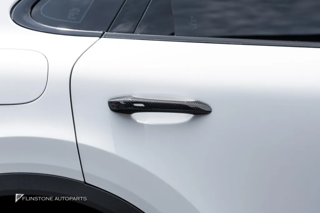 Porsche Cayenne กันชนท้าย ดิฟ ปลายท่อ มือจับ กระจกคาร์บอน Usus