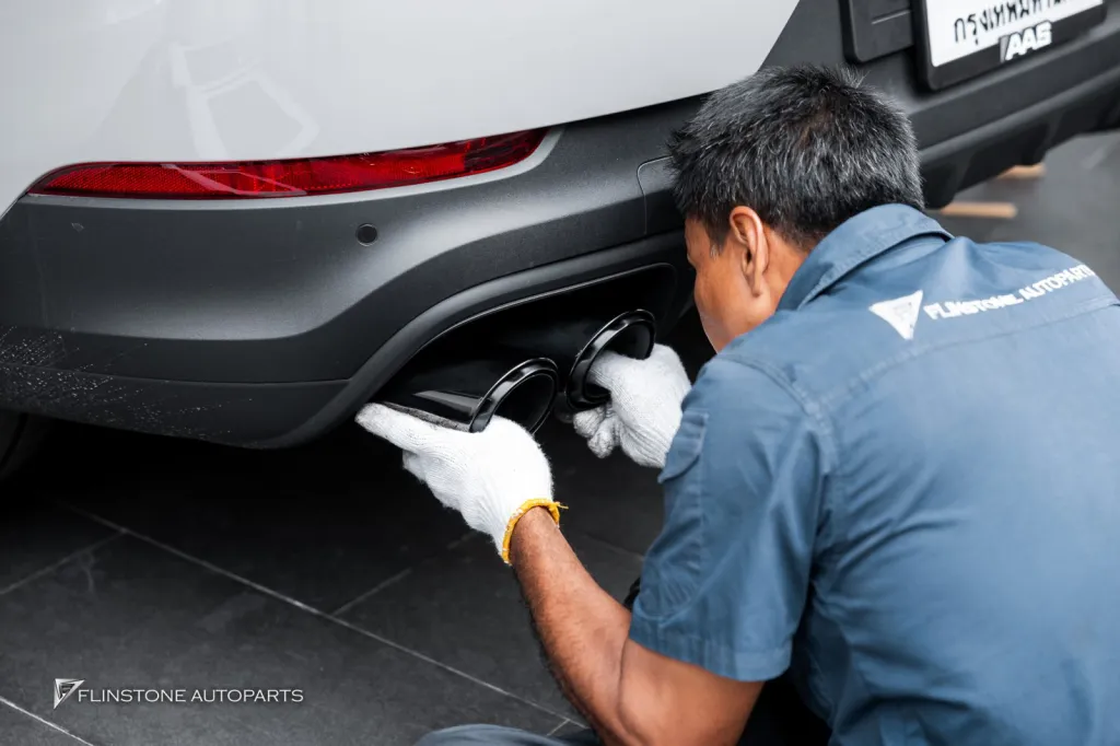 Porsche Cayenne โลโก้ดำ ปลายท่อ