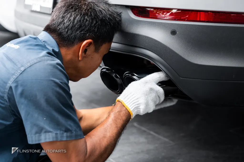 Porsche Cayenne โลโก้ดำ ปลายท่อ