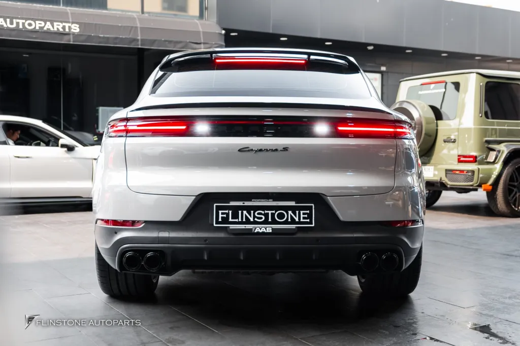 Porsche Cayenne โลโก้ดำ ปลายท่อ