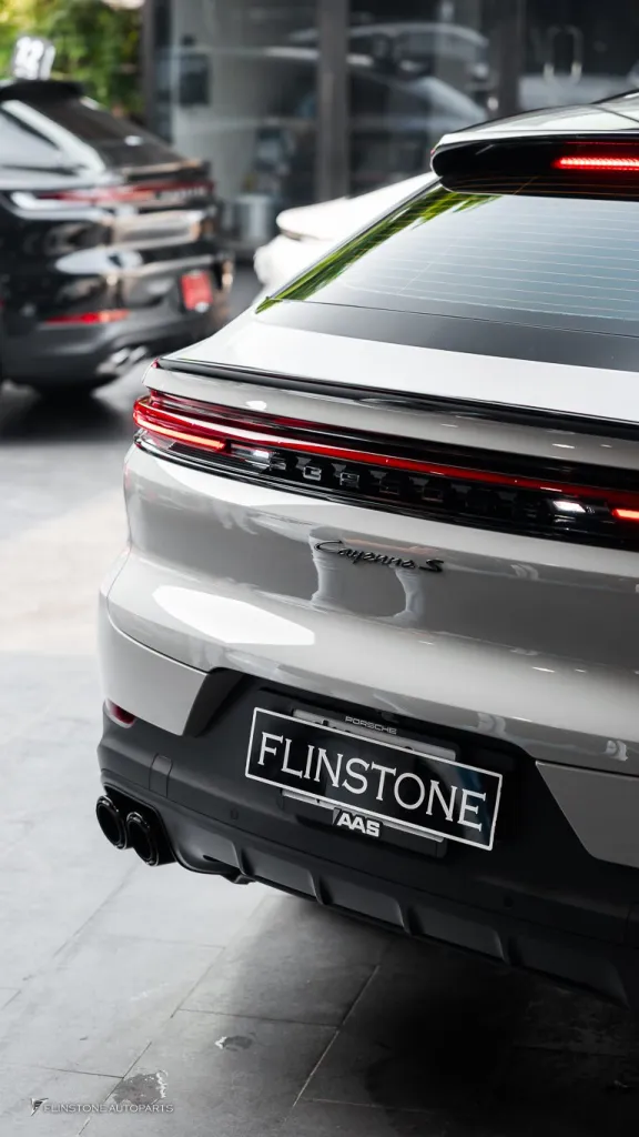 Porsche Cayenne โลโก้ดำ ปลายท่อ