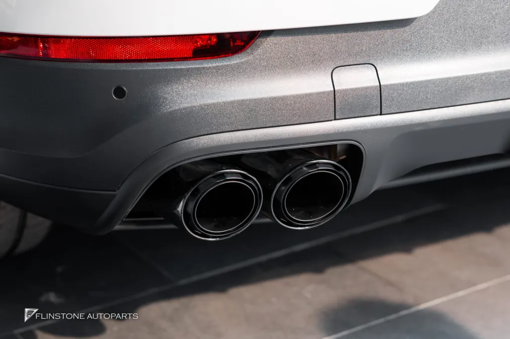 Porsche Cayenne โลโก้ดำ ปลายท่อ