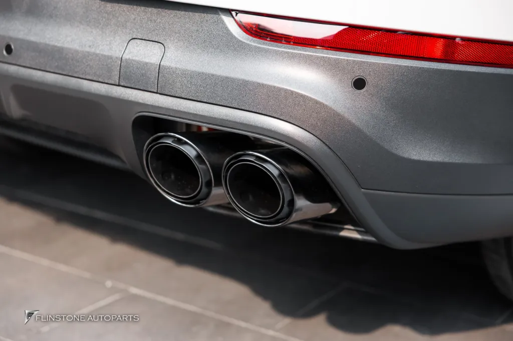 Porsche Cayenne โลโก้ดำ ปลายท่อ