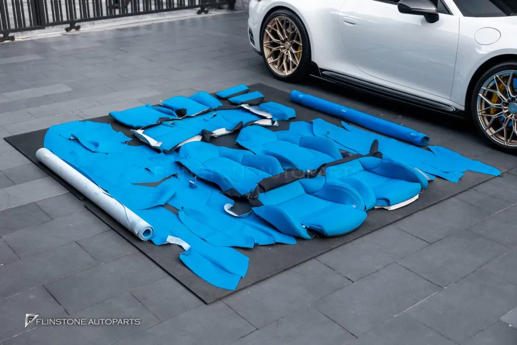 Porsche 992 ภายในฟ้า
