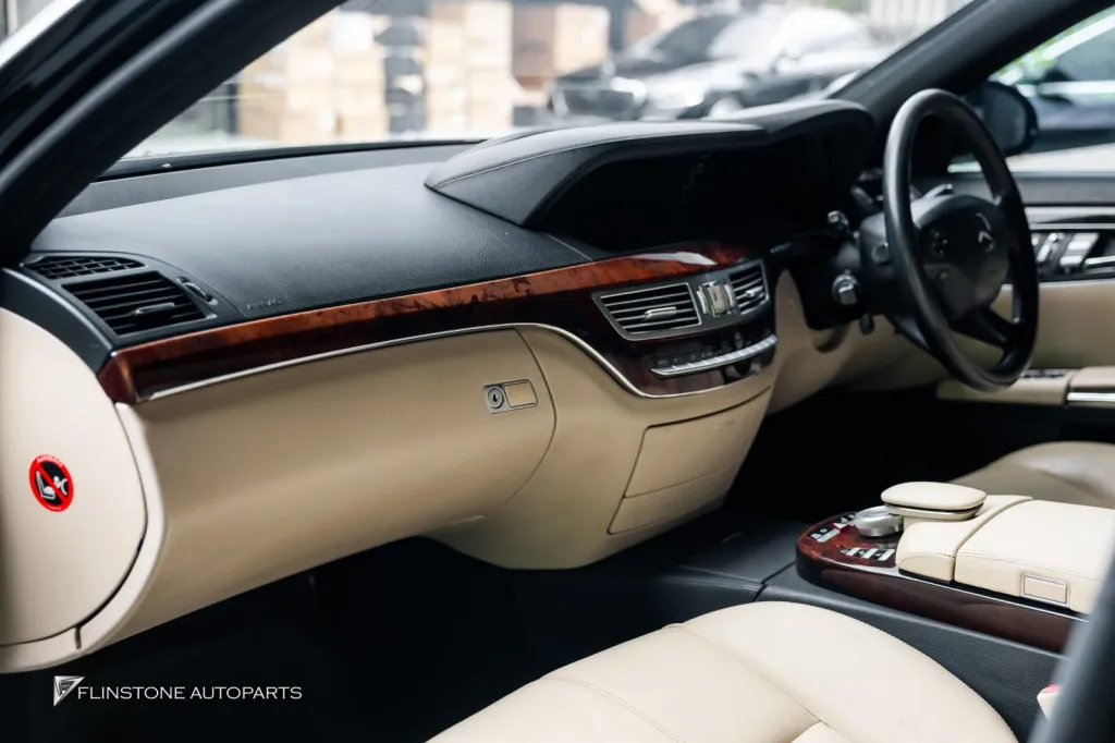 Mercedes Benz Sclass 4 คัน — คันที่ 1