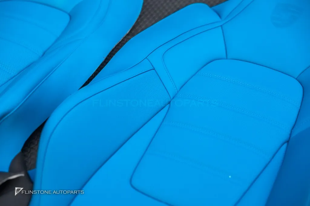 Porsche 992 ภายในฟ้า
