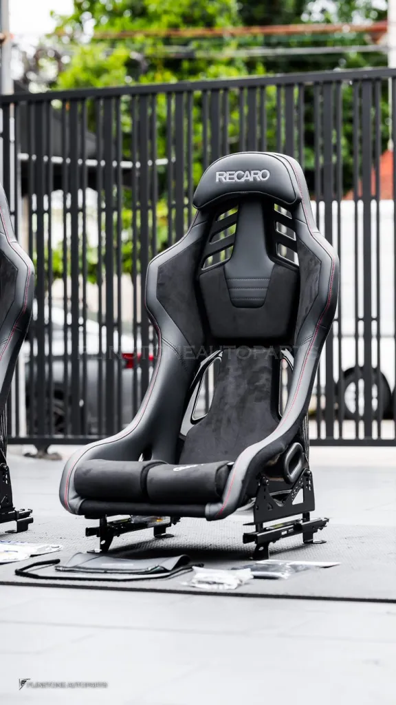GR Srupa Seats Recaro