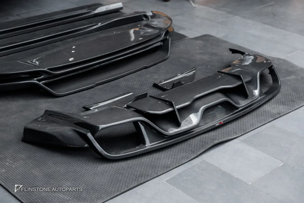 Porsche Cayenne คาร์บอน Takd