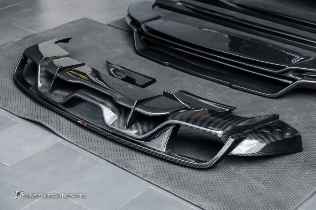 Porsche Cayenne คาร์บอน Takd
