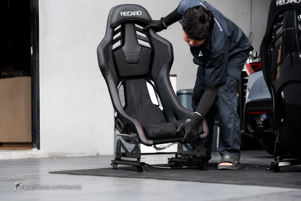 GR Srupa Seats Recaro