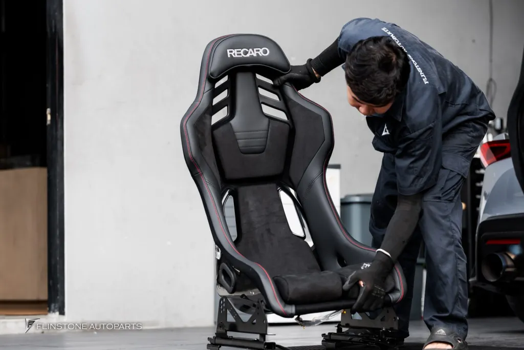 GR Srupa Seats Recaro