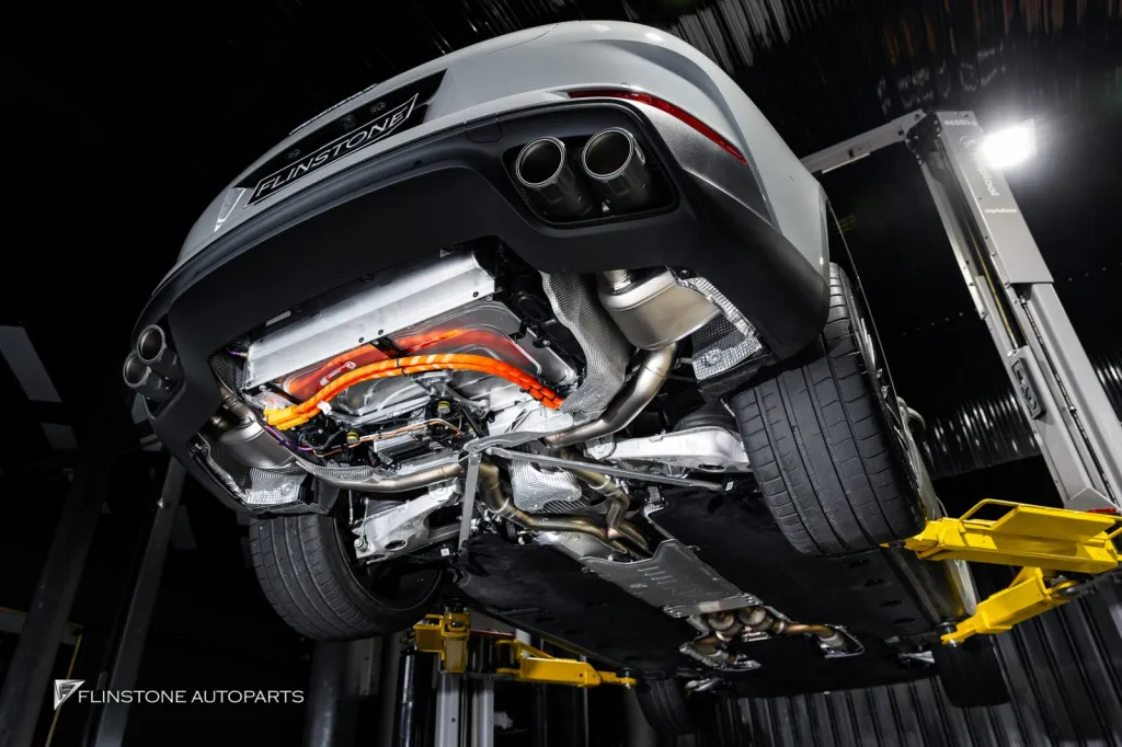 Porsche Panamera 976 ท่อ Akrapovic