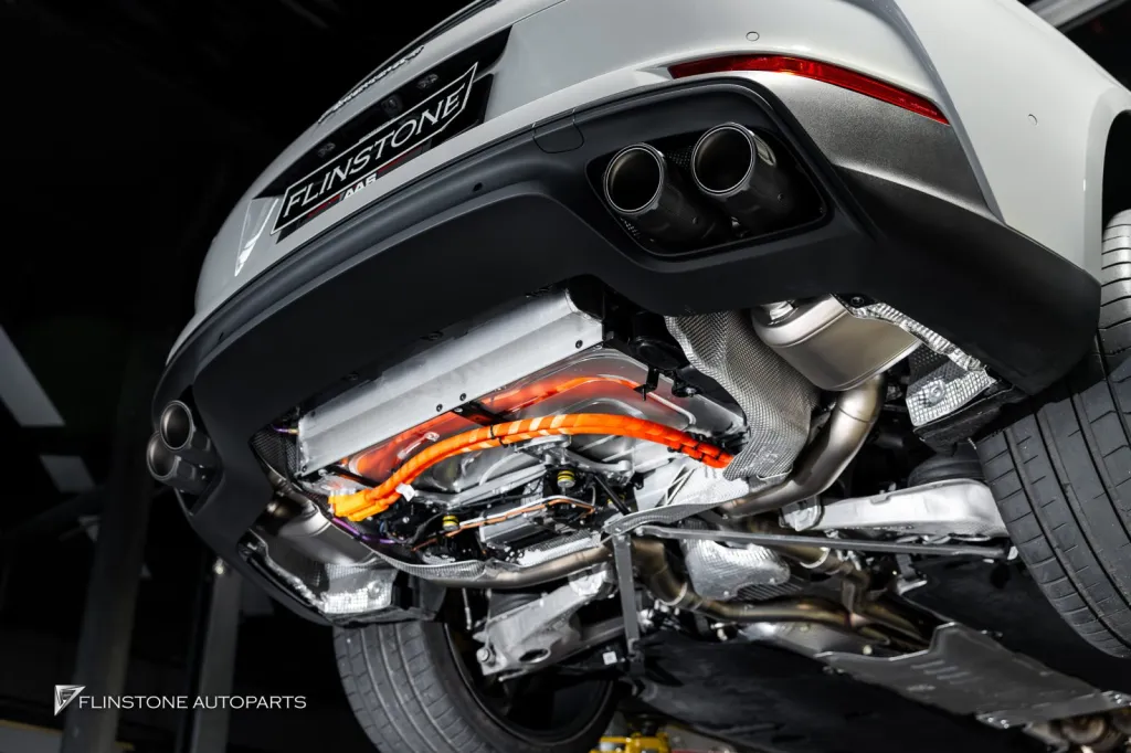 Porsche Panamera 976 ท่อ Akrapovic