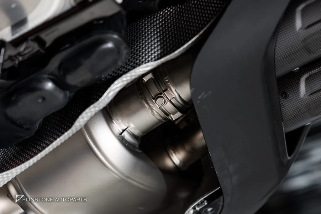 Porsche Panamera 976 ท่อ Akrapovic