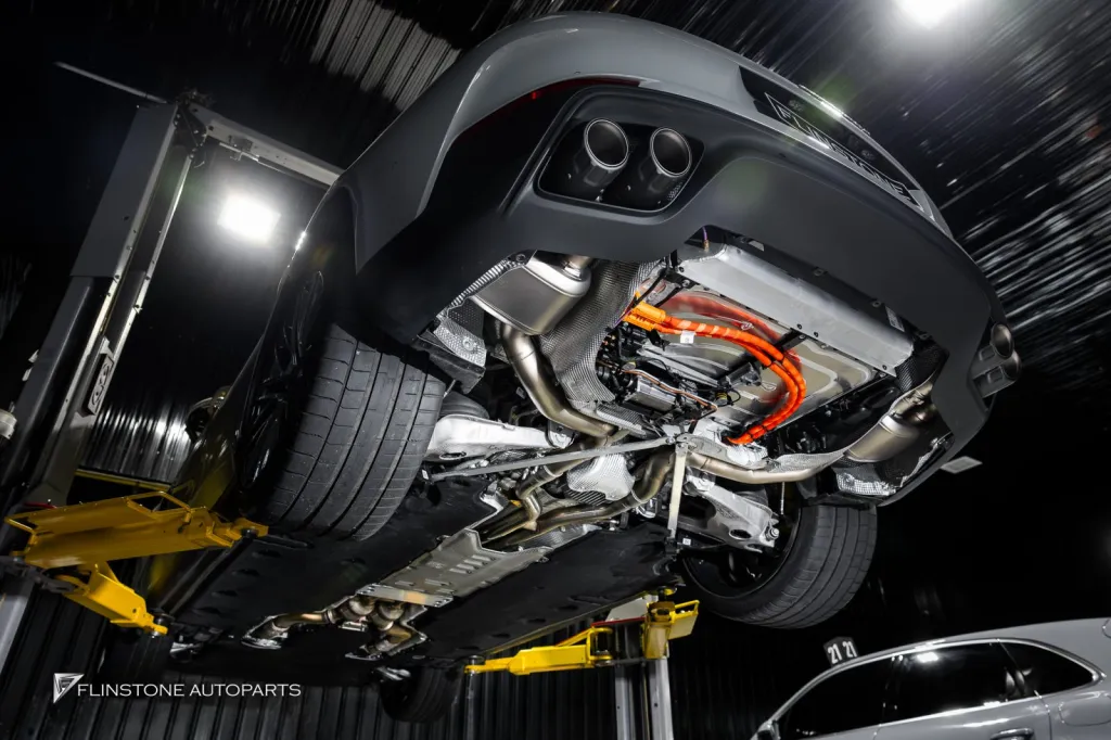 Porsche Panamera 976 ท่อ Akrapovic