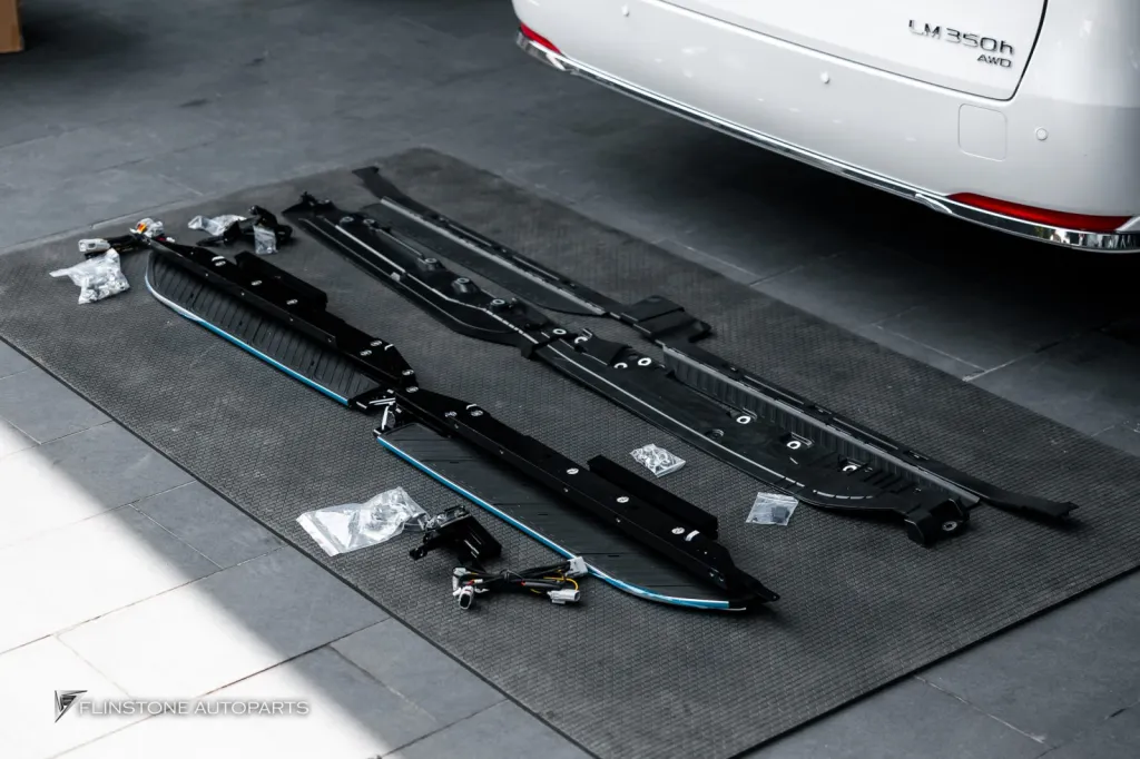 Lexus LM บันไดอัตโนมัติ