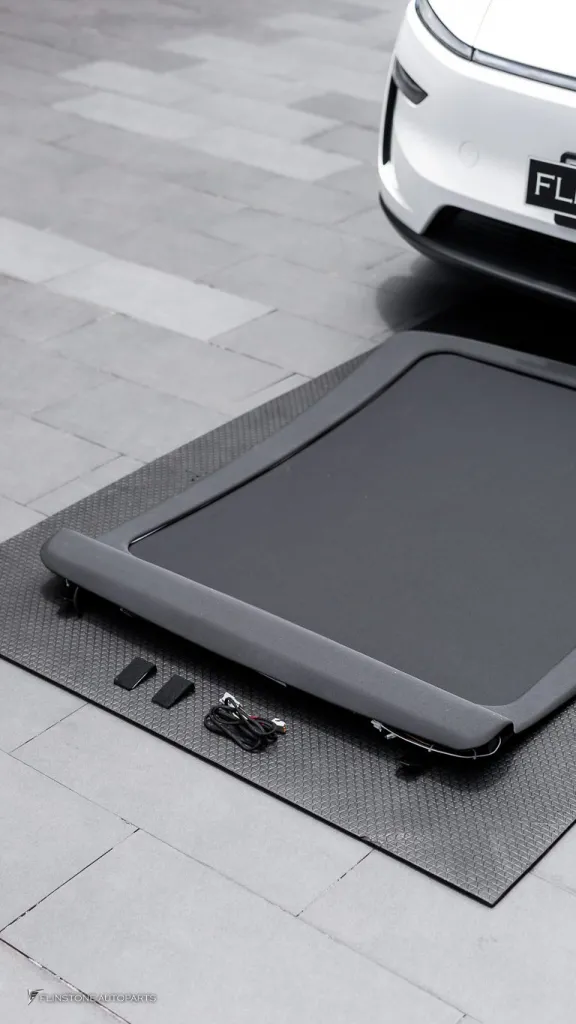 Tesla Juniper ม่านไฟฟ้าหลังคาดาว