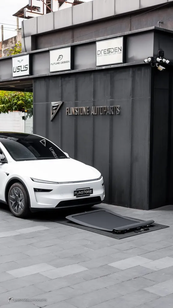 Tesla Juniper ม่านไฟฟ้าหลังคาดาว