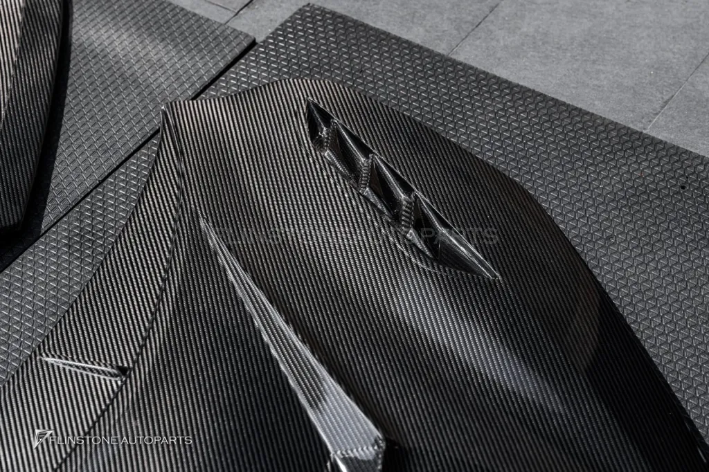Lamborghini Revuelto Mansory X Duke Dynamic X Usus พาร์ทคาร์บอนรอบคัน