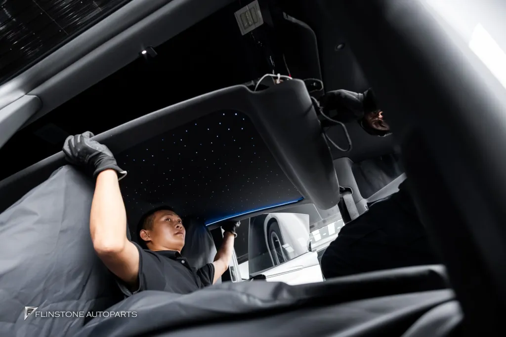 Tesla Juniper ม่านไฟฟ้าหลังคาดาว