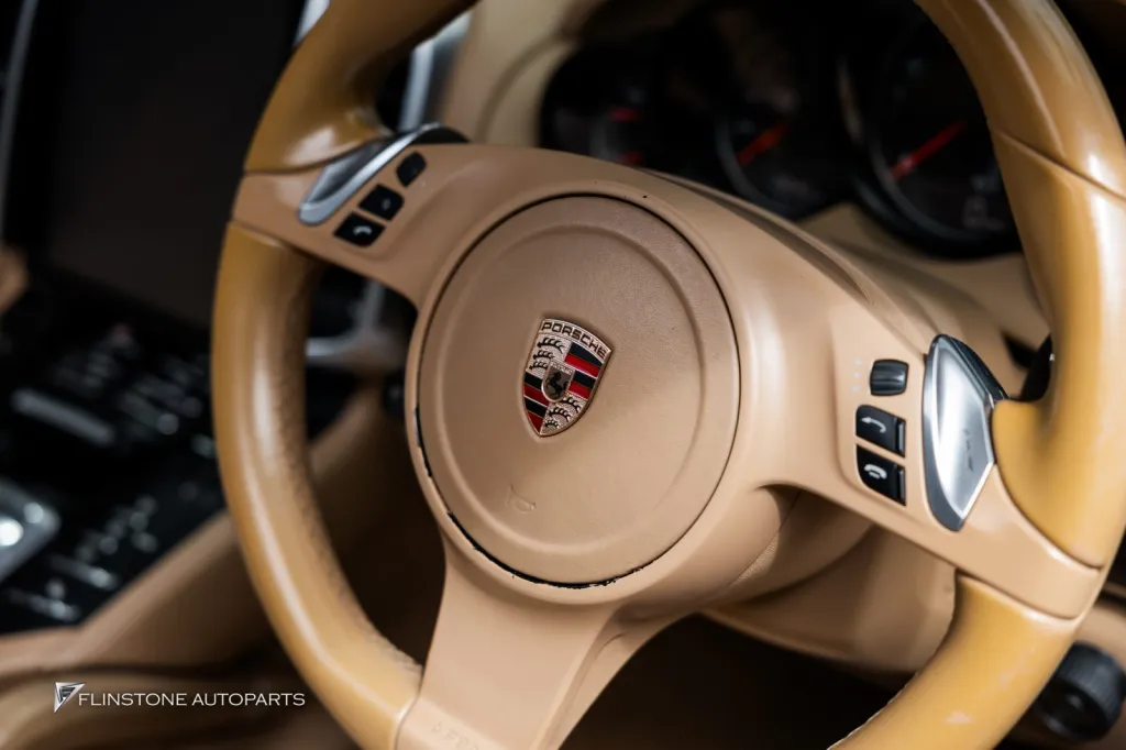 ภายในเดิม Porsche Cayenne 958