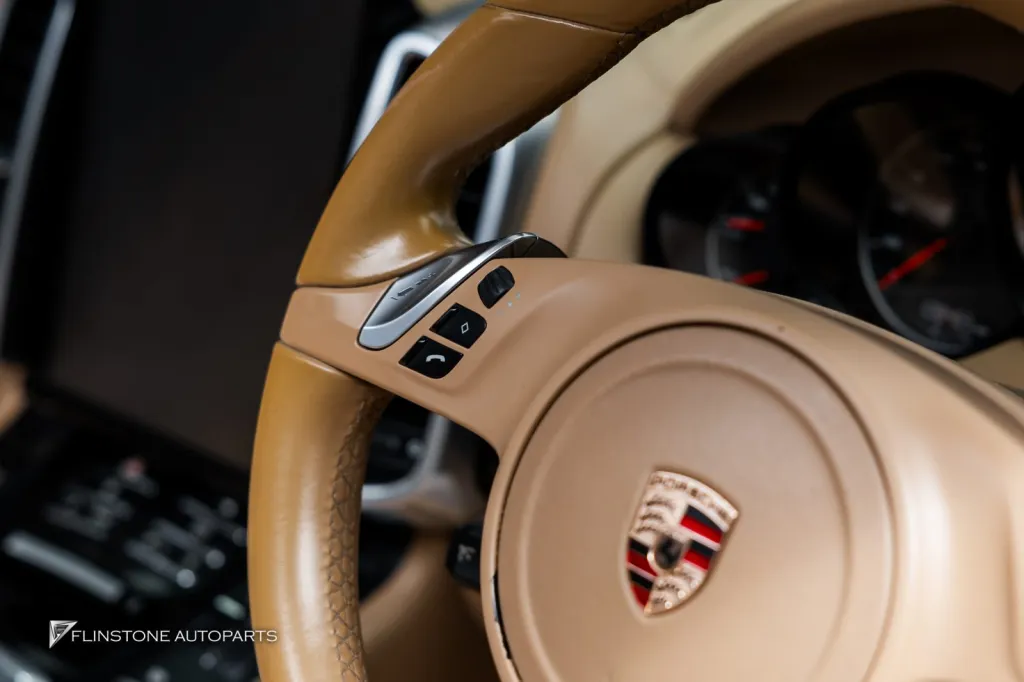 ภายในเดิม Porsche Cayenne 958