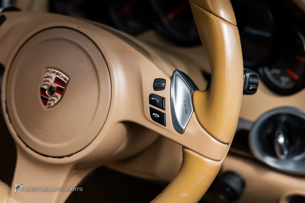 ภายในเดิม Porsche Cayenne 958