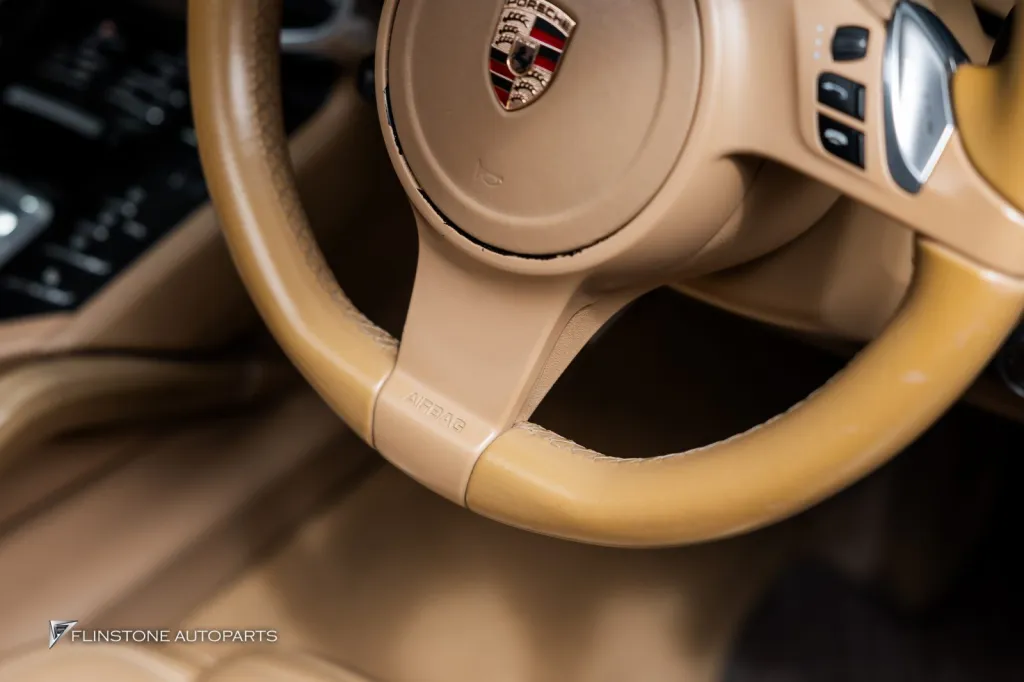 ภายในเดิม Porsche Cayenne 958
