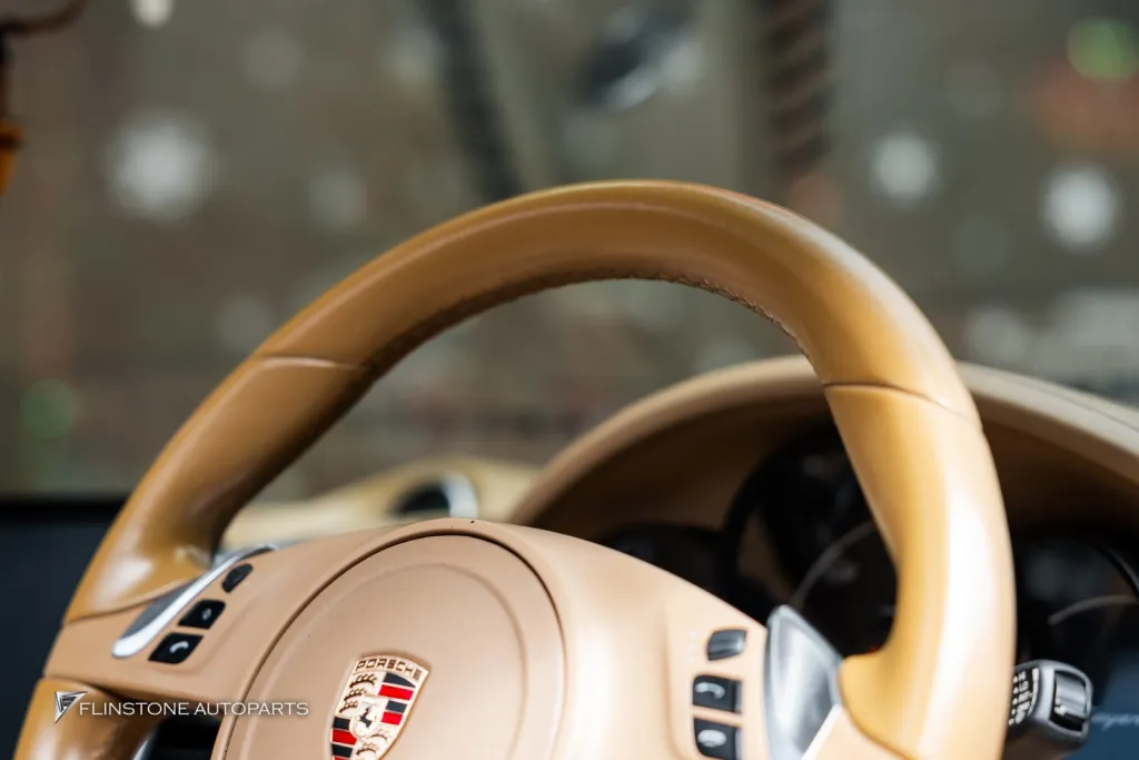 ภายในเดิม Porsche Cayenne 958