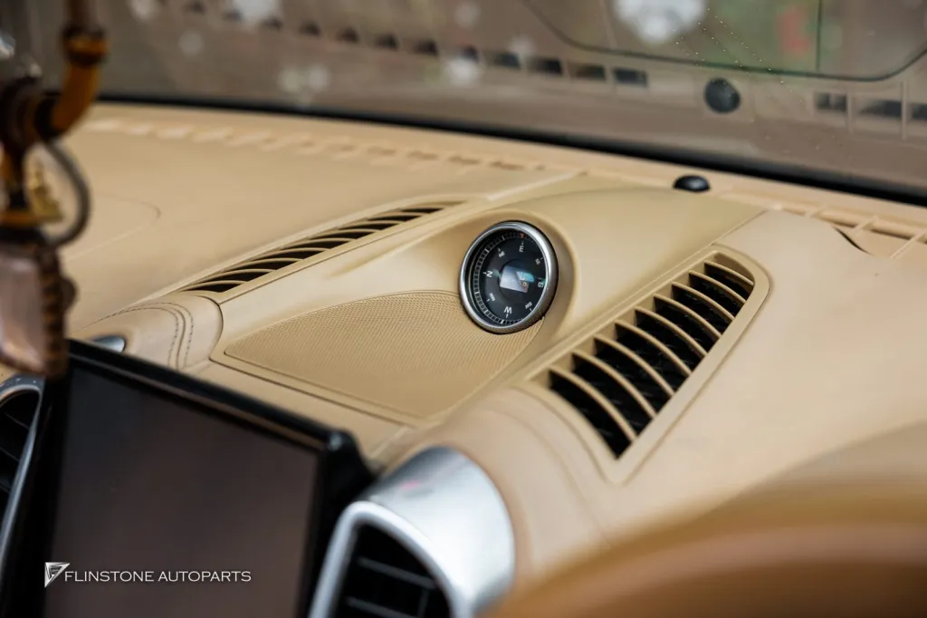 ภายในเดิม Porsche Cayenne 958