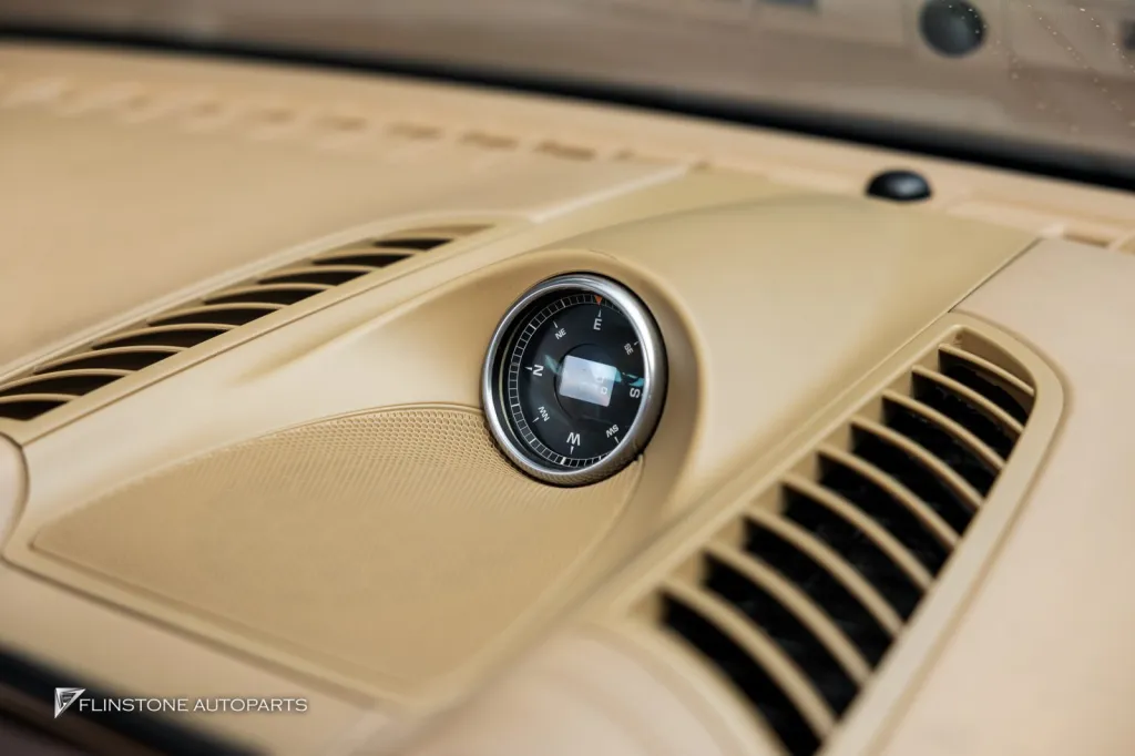 ภายในเดิม Porsche Cayenne 958