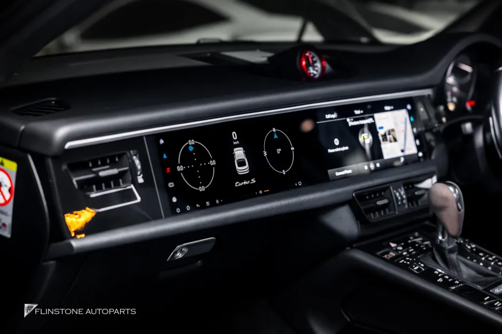 Porsche Macan จอ Dual Screen