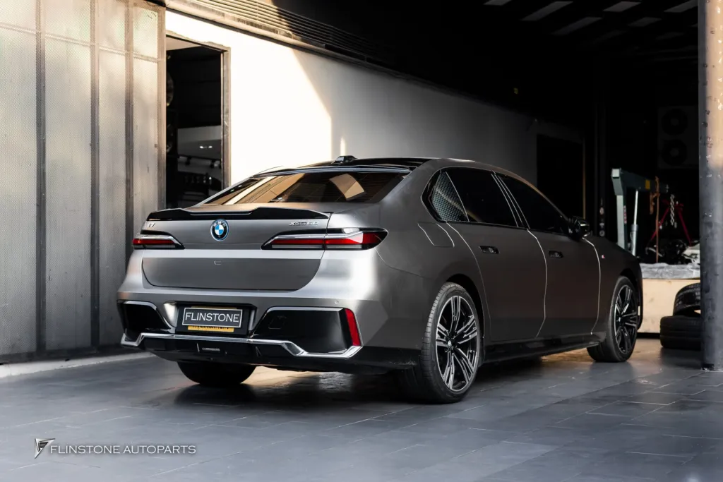 BMW I7 尾翼 maxton
