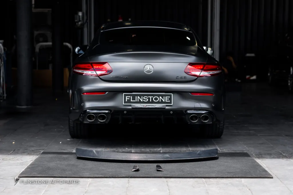 Mercedes Benz C205 扰流板碳纤维后饰条
