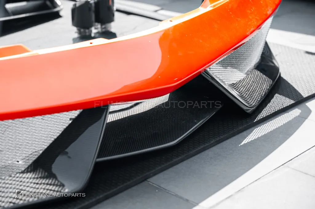 Lamborghini Gallado กันชนหน้า ดิฟ สเกิร์ต ปลายท่อ
