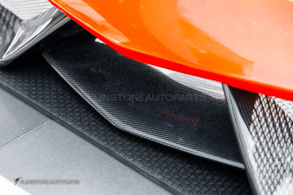Lamborghini Gallado กันชนหน้า ดิฟ สเกิร์ต ปลายท่อ