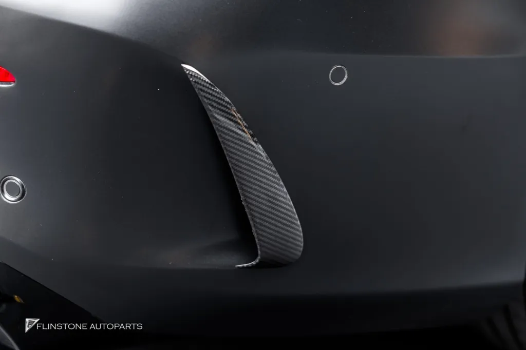 Mercedes Benz C205 扰流板碳纤维后饰条
