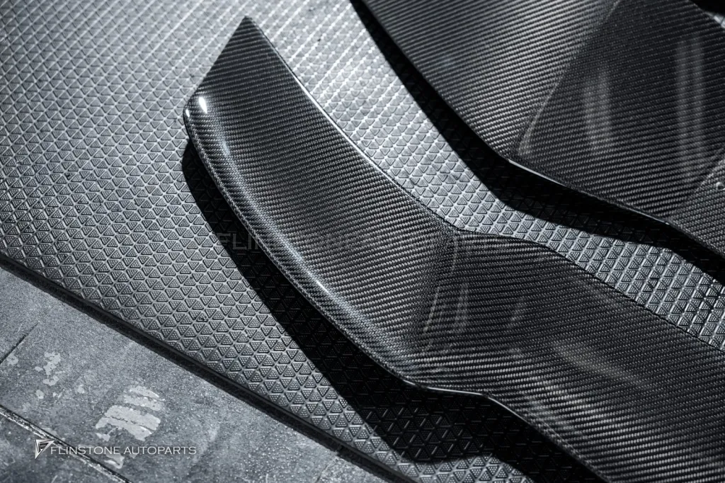 พาร์ทคาร์บอน 1016 Lamborghini