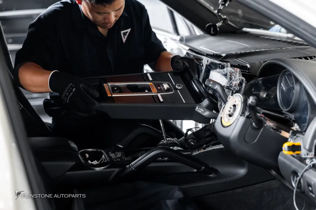 Porsche Cayenne 958 โช้ค AGT กล่อง RACE CHIP ท่อ Res Exhaust เบรคเซรามิค