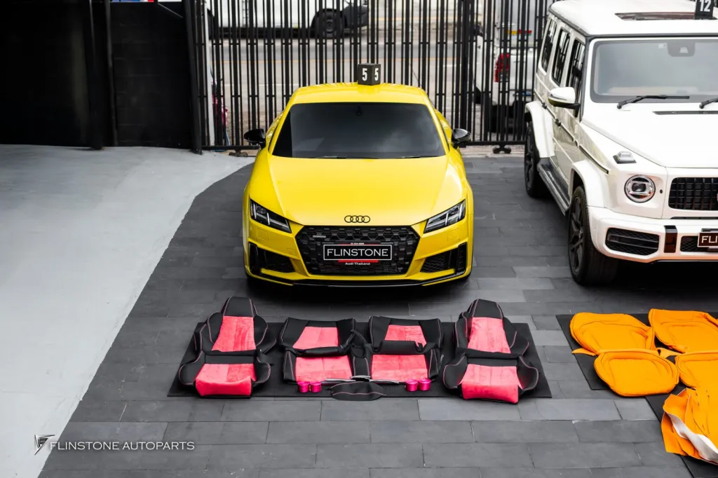 Audi TT ภายในชมพู