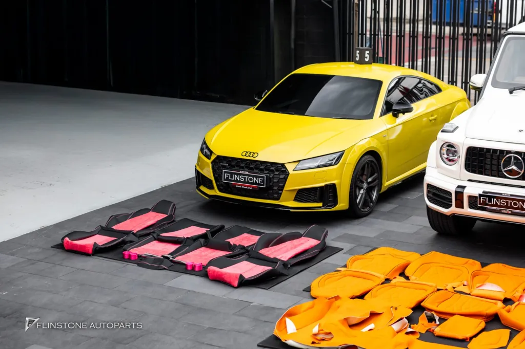 Audi TT ภายในชมพู