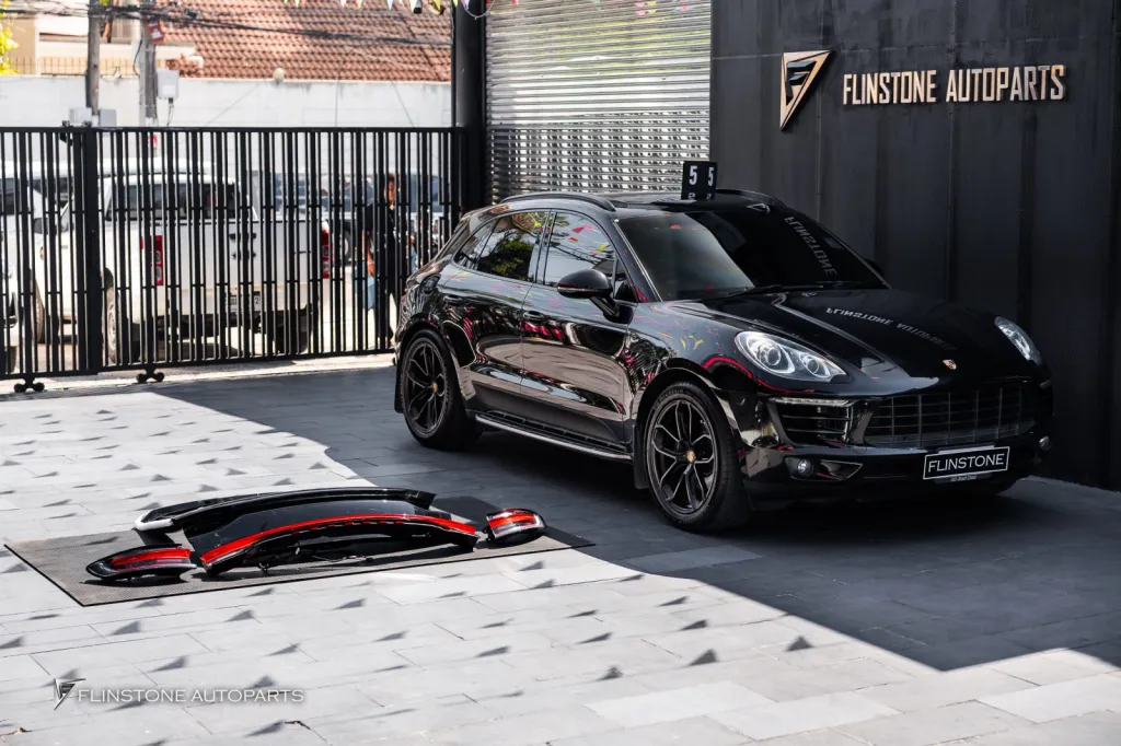 Porsche Macan ฝาท้าย ไฟท้าย
