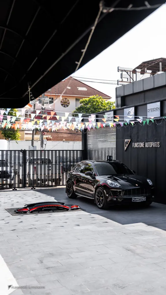 Porsche Macan ฝาท้าย ไฟท้าย