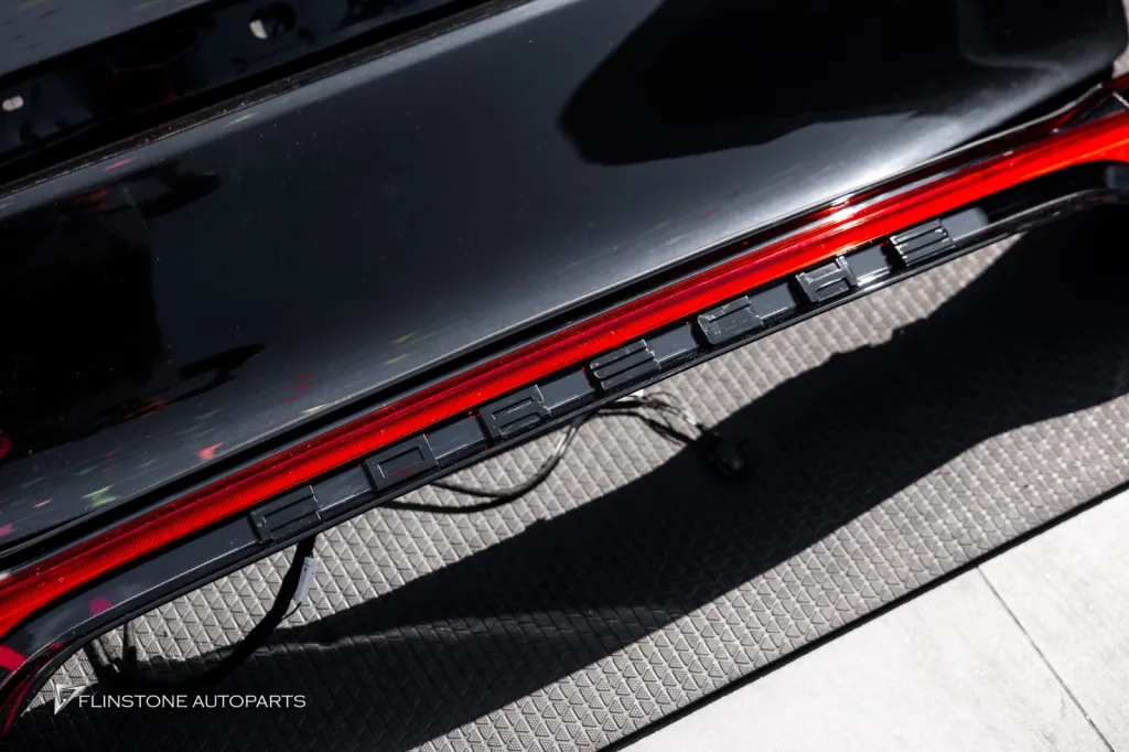 Porsche Macan ฝาท้าย ไฟท้าย