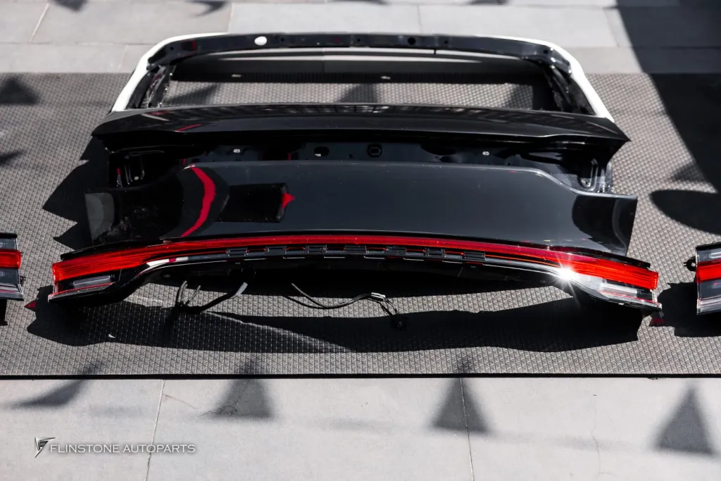 Porsche Macan ฝาท้าย ไฟท้าย
