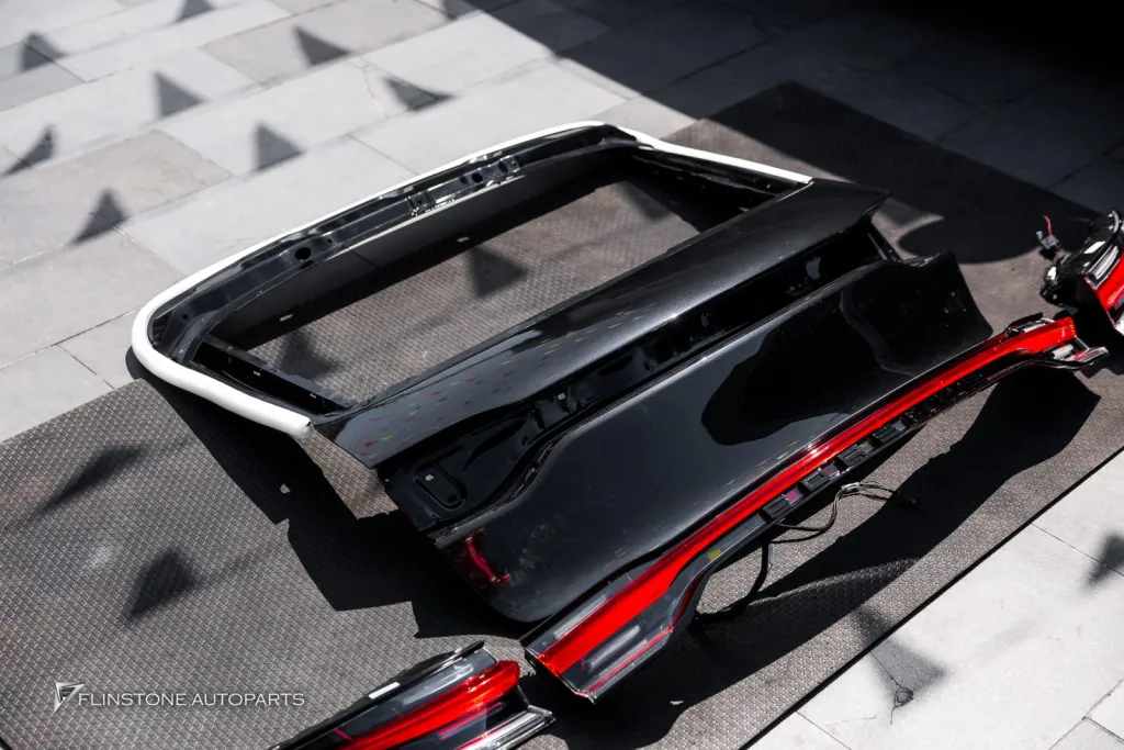 Porsche Macan ฝาท้าย ไฟท้าย