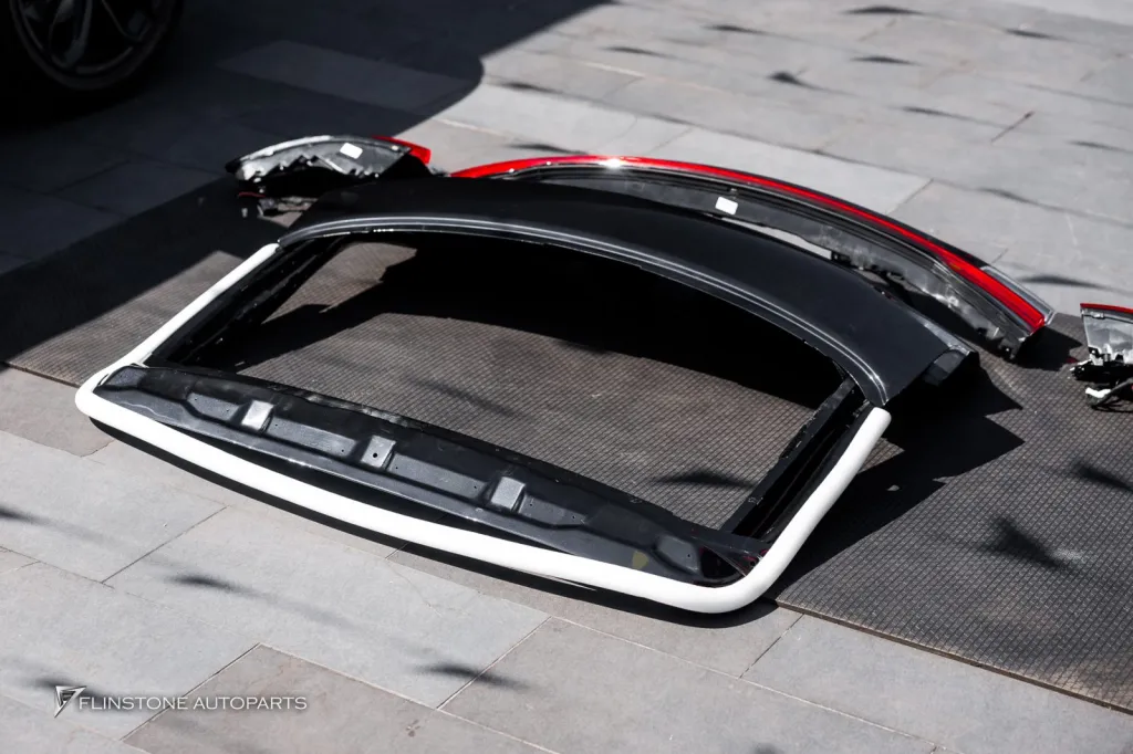 Porsche Macan ฝาท้าย ไฟท้าย